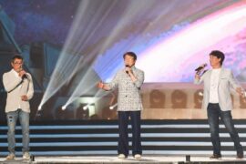 周华健、成龙、李宗盛《真心英雄》完整版歌词