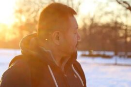 虎二《跨不过的距离》完整版歌词