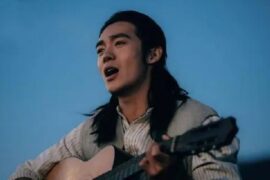 于适《月光》歌词封面图