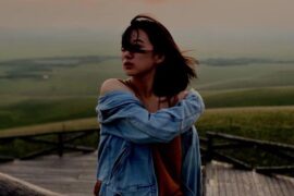 王宇宙Leto《若月亮没有来》歌词（LIVE版）