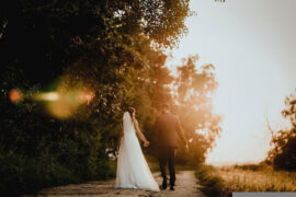 蔡健雅、王睿卓《永远过的人》歌词表达及评论赏析