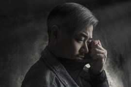 李艾伦《就喝二两酒》完整版歌词