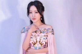 杨钰莹《月亮船》歌词表达及评论赏析
