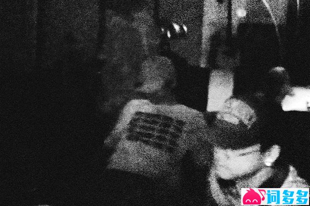 李佳隆《满了》歌词完整版