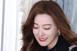 谭晶《洛阳桥上》歌词及评论