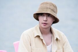 张艺兴《拖拉机》歌词及评论