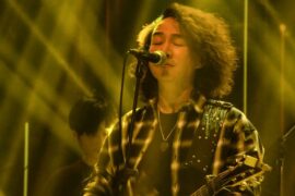 赵照《在冬天和奶奶一起晒太阳》歌词及赏析