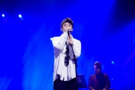 隔壁老樊_樊凯杰《多想在平庸的生活拥抱你》完整版歌词