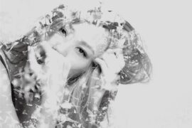 蔡健雅《坠落》歌词表达及评论