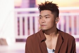 李玖哲《只牵你的手》歌词表达及评论赏析