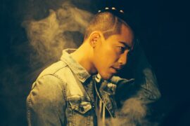 苏醒AllenSu《爱自由》歌词及评论