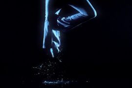 YELLOW黄宣《轻功水上飘》完整版歌词