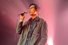 RAiNBOW计划、钟声《戏迷》歌词表达及评论赏析