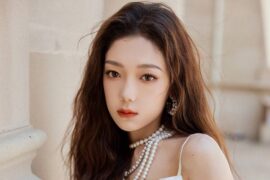 希林娜依高《我们的世界晴空万里》歌词《飘香的日子》主题曲