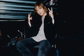 八三夭、房东的猫《不摇滚》歌词及赏析