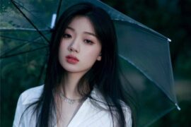 单依纯《像烟火爱过》歌词《许我耀眼》主题曲