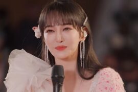 萨顶顶《一笑随歌》歌词及评论