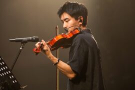 四夕允千乐队、沈以诚《我在》歌词及赏析