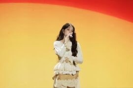 欧阳娜娜《暮色森林》歌词封面图