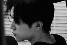 易烊千玺《四字歌》歌词封面图