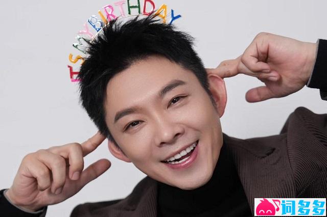 宝石Gem《Let me rock》歌词封面图