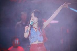 《你我相逢在那黑夜的网上》歌词