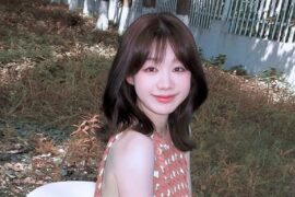 徐梦洁《破光》歌词封面图